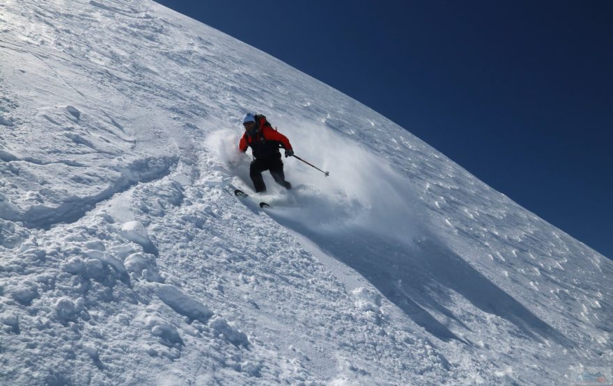 Sjezd ze Storebjørnu (2222 m)