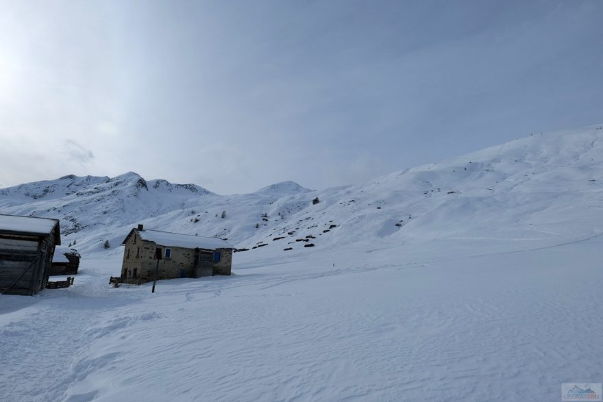 Pohled zpět do údolí na Monte delle Mine