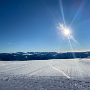Areál nabízí lyžování pro začátečníky i zkušené lyžaře.