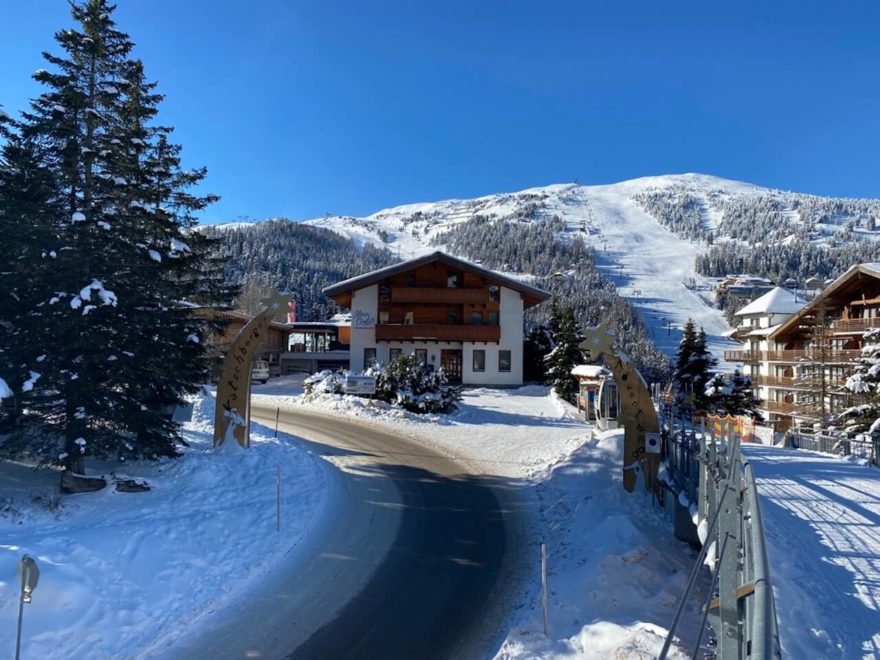 Rozhodně stojí za to vyrazit na jedinečnou Adventní stezku, která začíná nedaleko hotelu