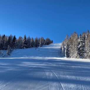 Areál nabízí lyžování pro začátečníky i zkušené lyžaře.