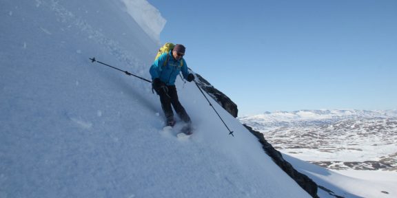 Fanaråki (2068 m) – ledovcová skialpová túra přes vrchol Steindalsnosi (2025 m) v Jotunheimenu