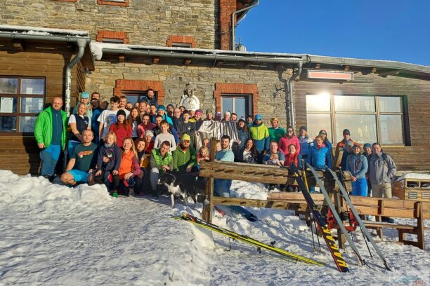 Setkání skialpinistů 2023 bylo na Šeráku plné sněhu, workshopů a přednášek