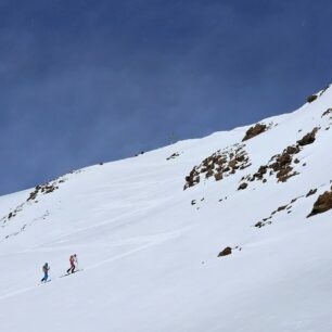 V závěrečném ukloněném svahu pod Mittagskogelem