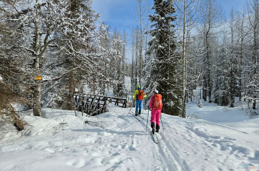 Míříme na most k Manitoba Cabin