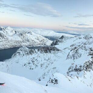 Vrcholový výhled na fjord
