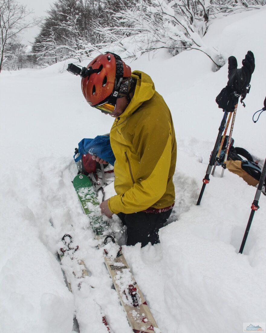 Nasazování tuleních pásů po sjezdu