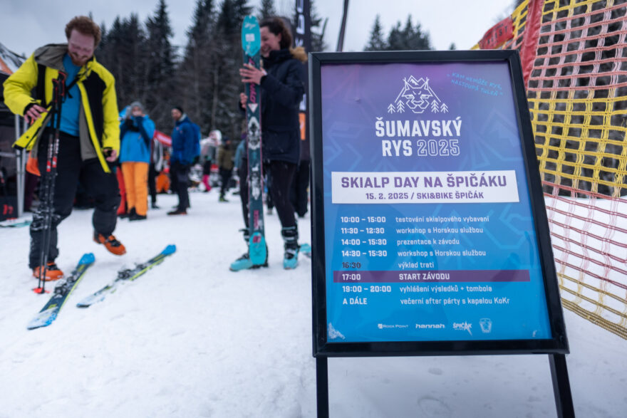 První ročník večerního skialpového závodu Šumavský rys proběhl 15. února 2025 v lyžařském areálu Ski&Bike Špičák na Šumavě.