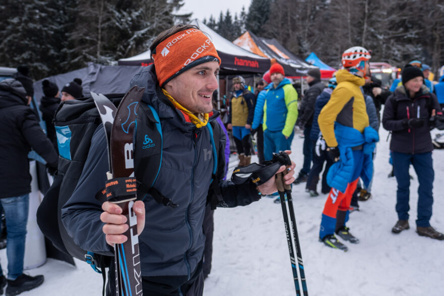 Filip Matějovič (člen české reprezentace ve skialpinismu) před startem závodu Šumavský rys