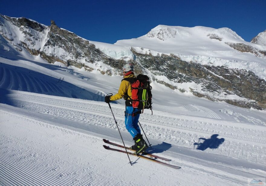 Skiareál - poblíž sjezdovek na Mittelallalin