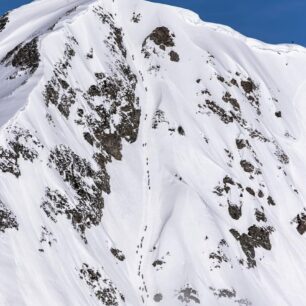 Výstup na mačkách kuloárem na Pointe de Lauvoet (2410 m)