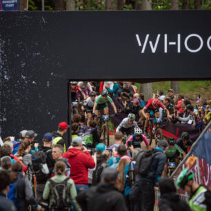 V neděli vyvrcholí celý víkend olympijským cross-country (XCO), kde se představí špičkové světové i domácí hvězdy v kategoriích Elite a U23. UCI MOUNTAIN BIKE WORLD SERIES v Novém Městě na Moravě