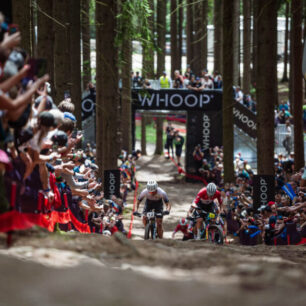 UCI MOUNTAIN BIKE WORLD SERIES v Novém Městě na Moravě slibuje víkend plný špičkového sportu, nezapomenutelných zážitků a setkání s těmi nejlepšími z horského kola.