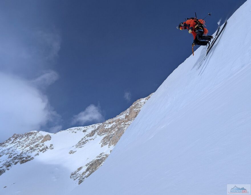 Občas to bylo trochu z kopce a občas ty kopce byly trochu ledové, takže radši cepín do ruky