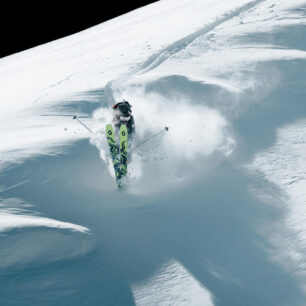 Milovníky jízdy čerstvým prašanem nadchnou v Skicircus Saalbach Hinterglemm Leogang Fieberbrunn terény pro freeride. Foto Moritz Ablinger