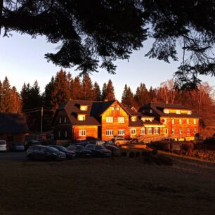 Sobotní ráno u Horského hotelu Charbulák