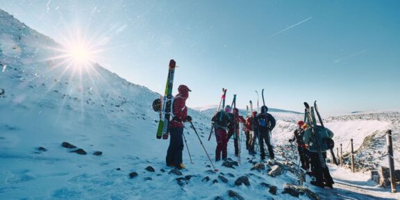 Noc tuleních pásů a pátý ročník SkialpujFESTu v Peci pod Sněžkou