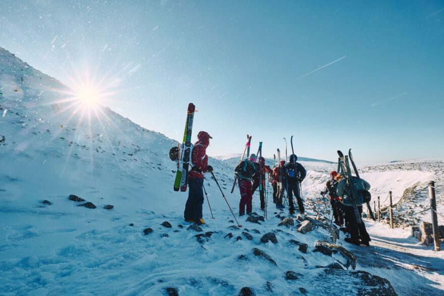 Pěší část výstupu v rámci SkialpujFEST, foto: Tomáš Binter, Skialpuj.cz