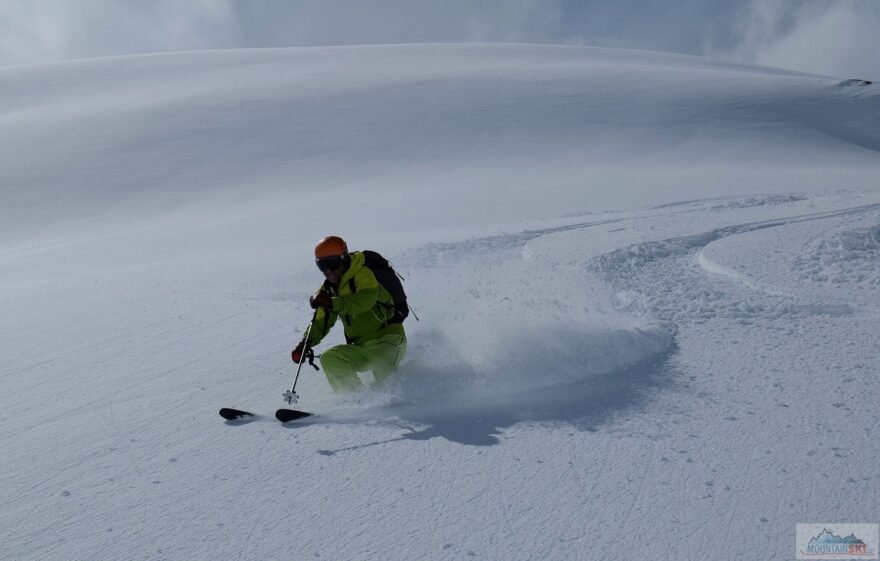 Svahy nad Icefall lodge jsou vyhlášené prašanem