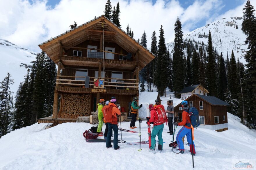 Parádní chata vysoko v horách Britské Kolumbie