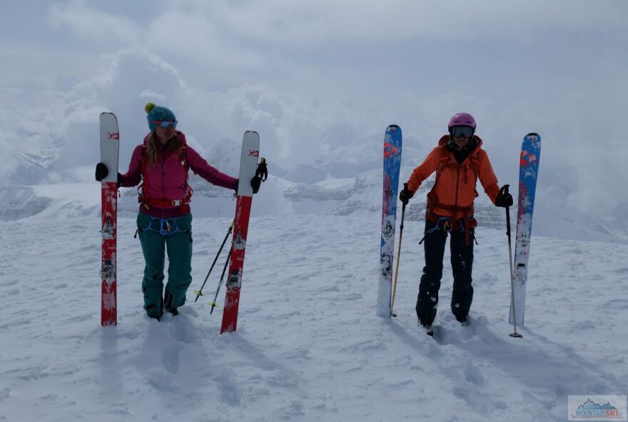 Moravská dámská část výpravy u Lyell Hut