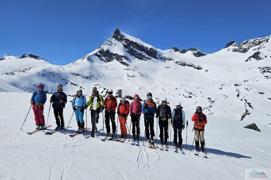 Skupinka pod Fortopp Stetinden (1953 m)