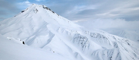 Ski Kamčatka 2013 &#8211; Pik Roman (925 m) v oblasti vulkánu Viljučinskij