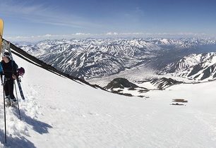 Lyžování a snowboarding na vulkánu Viljučinskij (2173 m) 15. června 2013