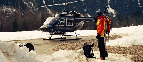 Heli-taxi na vrchol Mt. MacPherson (2427 m) nad Revelstoke (video)