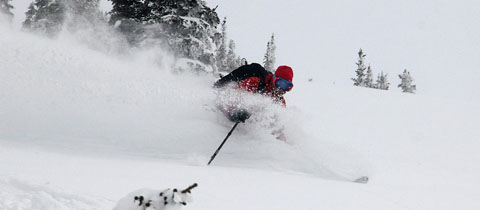 Fantastické sjezdy v NRC Gully nedaleko Rogers pass v Britské Kolumbii