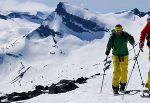 Norský skialp autostopem - dramatická hra o šesti jednáních