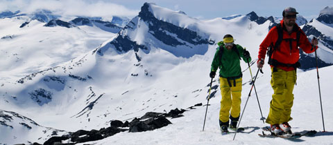 Norský skialp autostopem &#8211; dramatická hra o šesti jednáních