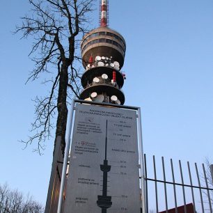 Telekomunikační věž vysoká 169 metrů na Sljeme, výška je impozantní