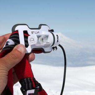 Vypnutá čelovka Silva Trail Runner na vrcholu vulkánu Korjakskij (3456 m)