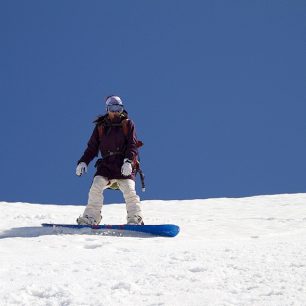 V dolní části Viljučinského na snowboardu