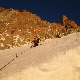 Mt. Maudit, východní žlabr - východ slunce s kamarádem na laně - co víc si přát?