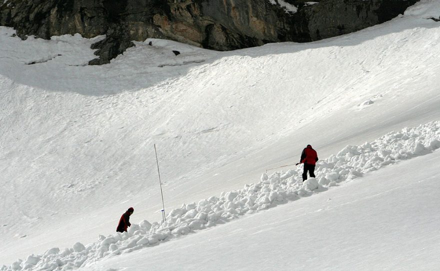 Hledání v laviništi - dolina Lokvice v pohoří Durmitor v Černé Hoře