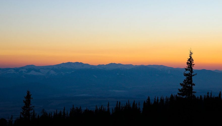 Západ slunce a pohled na hřeben Nízkých Tater