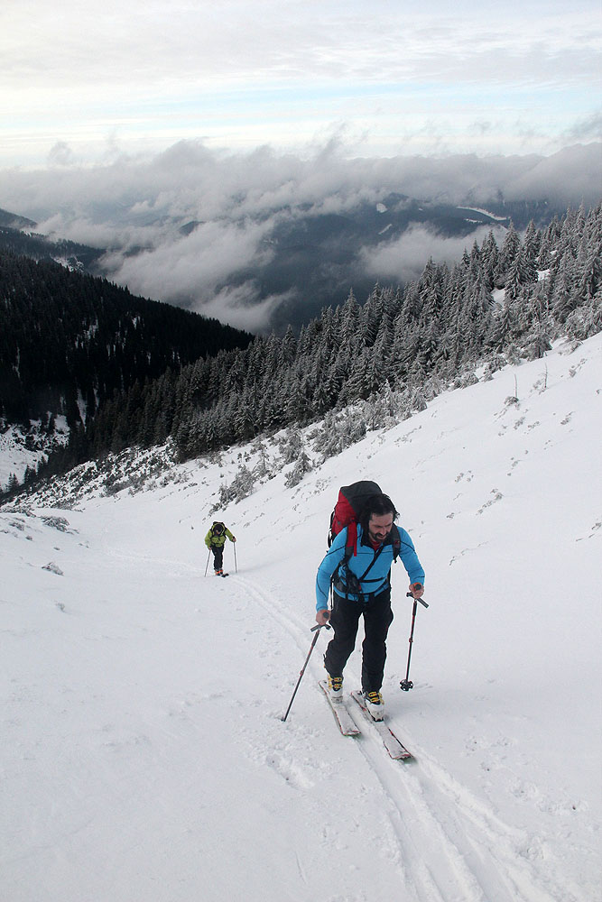 Výstup na hřeben v nedělním odpoledni