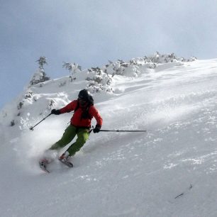Není nad pořádné lopaty, tedy lyže, tentokrát lavinový batoh Pieps JetForce