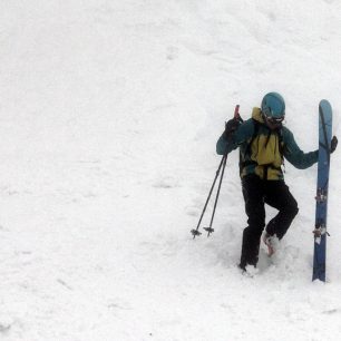 Ještě najít druhou lyži - freeride na Jahorině