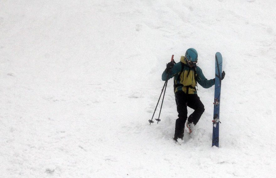 Ještě najít druhou lyži - freeride na Jahorině