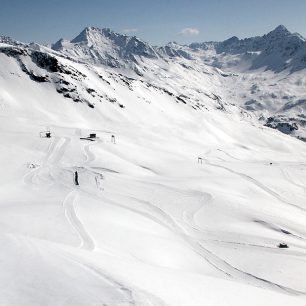 Okruhy na běžecké lyžování ve výšce přes 2400 metrů