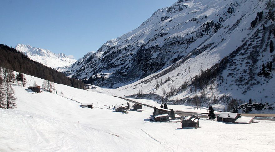 Dojezd po červené sjezdovce na Dörfji