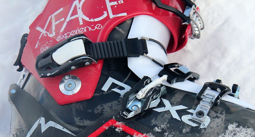 Detaily přezek na Roxa X-Face