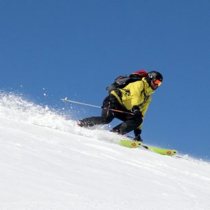 Tibor při sjezdu z Nibbi