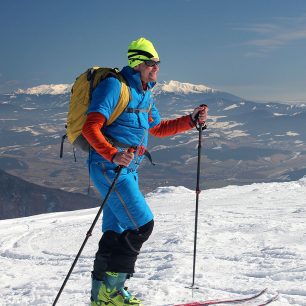 V kompletu Tilak Nalu na skialpech