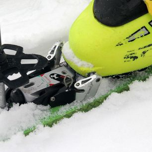 Vycvaknutí skeletu je u SkiTrab TR2 stejné jako nacvaknutí - stačí zatlačit na špičku