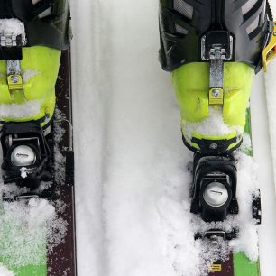 Porovnání - vlevo základní poloha na výstup, vpravo vyšší poloha