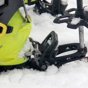 Zapnutí vázání SkiTrab TR2 na sjezd - aretace paty